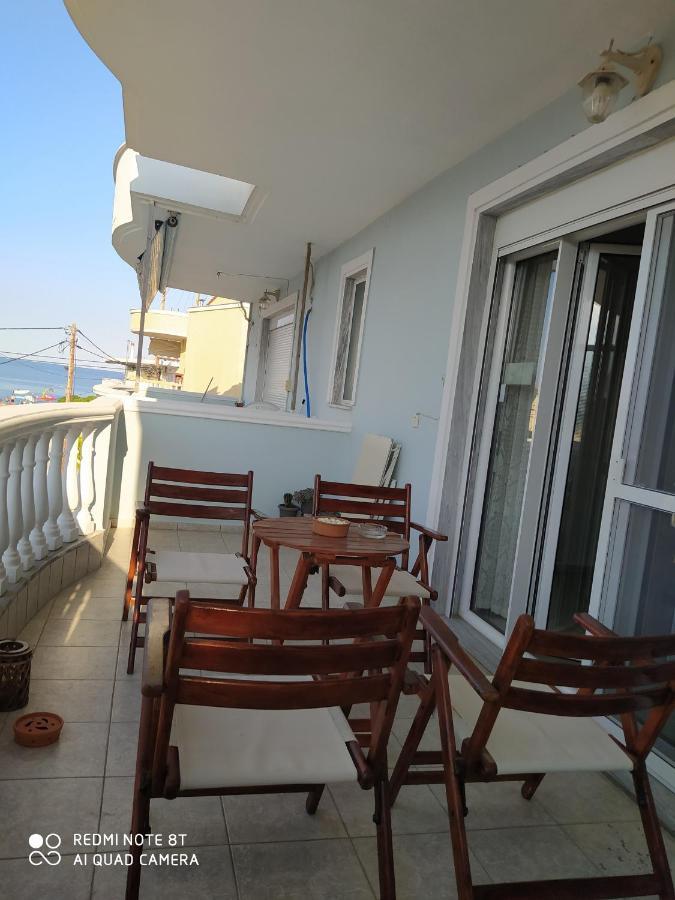 Sea And Sky Apartment Néa Péramos Bagian luar foto